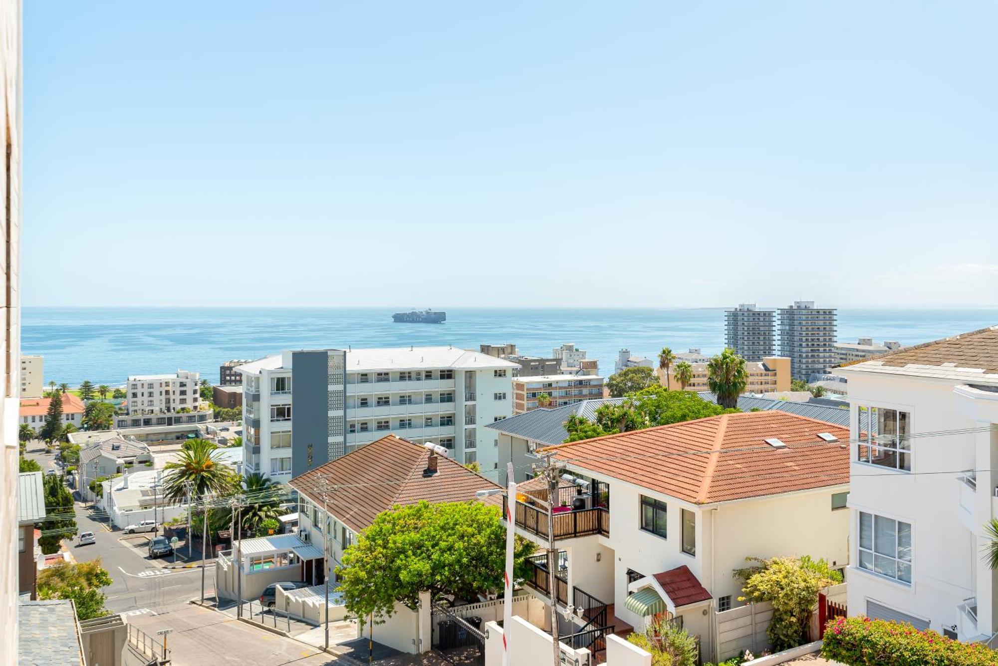 One Calais Luxury Apartamento