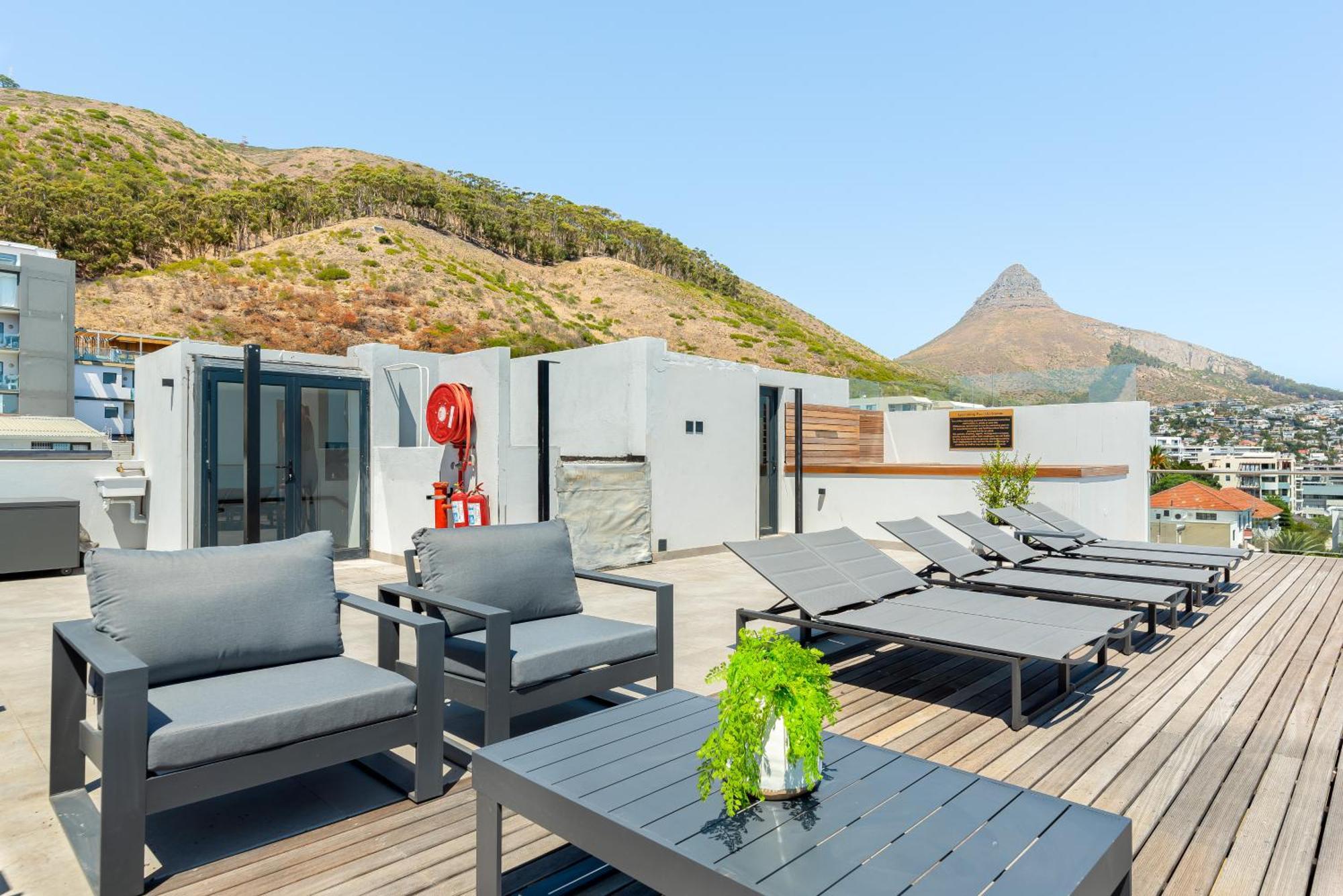 One Calais Luxury Apartamento